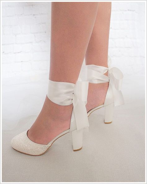 Winter Wedding Heels - Who doesn't enjoy getting a great deal from leading brands. Click to find out more NOW! Closed Toe Wedding Shoes, Women Wedding Shoes, Graduation Shoes, Bold Heels, Bride Heels, Heels Glitter, White Block Heels, Sparkly Shoes, Wedding Shoes Bride