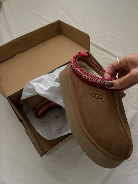 Ugg Slippers Tasman Platform, Ugg Tasman Red Stitching, Ugg Tazz Maxi Tasman, Ugg Tasman Slippers Platform, Ugg Tasman Regenerate, Ugh Tasman Platform, Uggs Tasman Platform, Tasman Platform Uggs Outfits, Low Rise Uggs