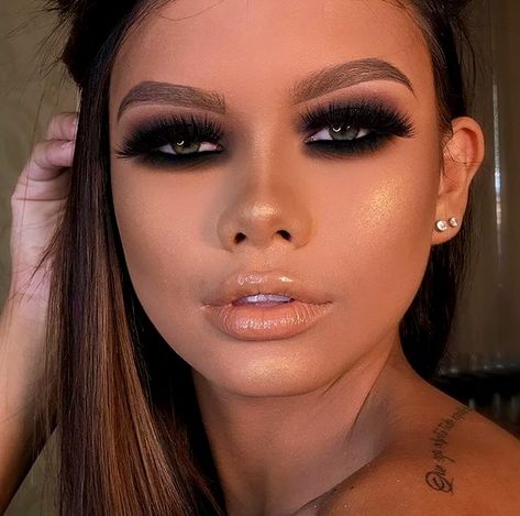 Brown And Black Smokey Eye, Dark Brown Makeup, Black Eyeliner Makeup, Bronze Smokey Eye, Black Smokey Eye, Black Smokey, Smokey Eye For Brown Eyes, Eyeliner Makeup, Brown Makeup