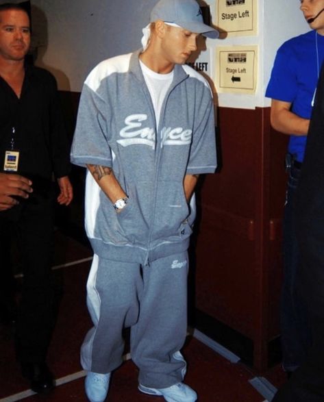 Eminem 00s Outfits, Eminem Fashion 90s, Eminem 90s Style, Eminem Outfits 90s, Eminem Fits, Eminem Outfits, Eminem Clothes, 90s Hiphop Fashion, 90s Hip Hop Style