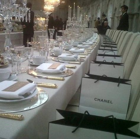 Chanel dinner Chanel Wedding, Chanel Birthday Party, Chanel Birthday, Chanel Party, Expensive Taste, Chanel Couture, Paris Wedding, Rich Lifestyle, Luxe Life