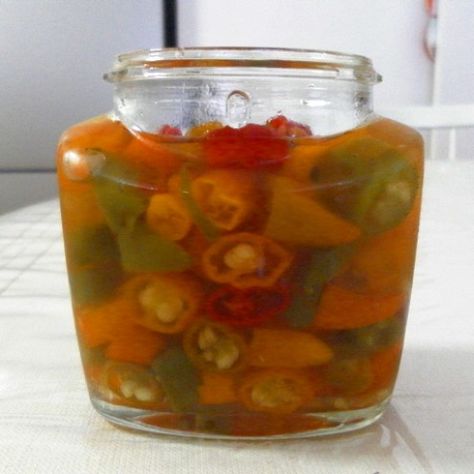 Pickled Chillies, Curry Puff Recipe, Pickled Hot Peppers, Pickle Recipes, Grilled Prawns, Mustard Pickles, Garlic Prawns, Kimchi Recipe, Salad Dishes