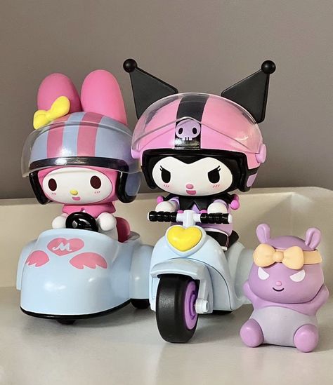 Sanrio Figures, Kuromi Room, Clay Chibi, Sanrio Aesthetic, 헬로키티 배경화면, Car Diy, Kuromi My Melody, Hello Kitty Aesthetic, Kitty Stuff