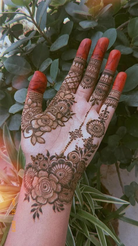 mehndi designs mehndi art designs mehndi designs simple mehndi mehndi designs front hand mehndi designs back hand mehndi outfit mehndi hairstyles mehndi designs for kids mehndi420 mehndi designs शादी की तस्वीरें, Front Mehndi Design, Palm Mehndi Design, Tato Henna, Mehndi Designs For Kids, Tattoo Henna, Very Simple Mehndi Designs, Simple Mehndi Designs Fingers, Full Mehndi Designs