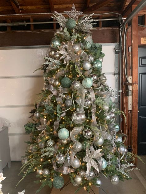 Pastel Green Christmas Tree, Light Green Christmas Decor, Sage Christmas Tree, Sage Tree, French Country Christmas Tree, Sage Green Christmas Tree, Silver And White Christmas Tree, Sage Green Christmas, Sage Christmas