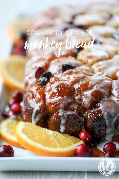 This Slow Cooker Cranberry Orange Monkey Bread is a winning fall dessert recipe made in the convenience of a Crock-Pot® Slow Cooker! #CrockPotFallFlavors #ad Orange Monkey Bread, Orange Monkey, Monkey Bread Recipe, New Year's Desserts, Family Brunch, Vegan Candies, Monkey Bread, Christmas Breakfast, Cranberry Orange