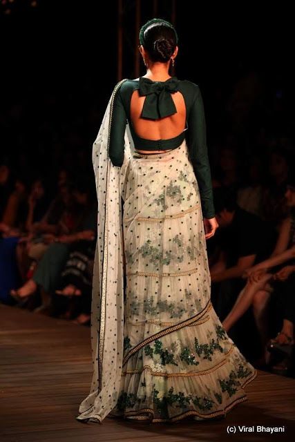 Fancy Flaunting in Flirty Femininity: The Tail of the Bow Backed Saree Blouse Style Blouse With Ribbon Bow, Ribbon Blouse Design, Hp Outfit, Blouse Sabyasachi, Sabyasachi Blouse, Sari Blouse Styles, Giant Bow, Slides Outfit, Ab Fab