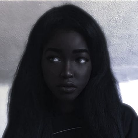 Very Dark Skin Women, Dark Skinned Black Women, Dark Skin Girl, Dark Black Hair, Asian Skin Tone, Pretty Dark Skin, Dark Girl, Different Body Types, Black Couple Art