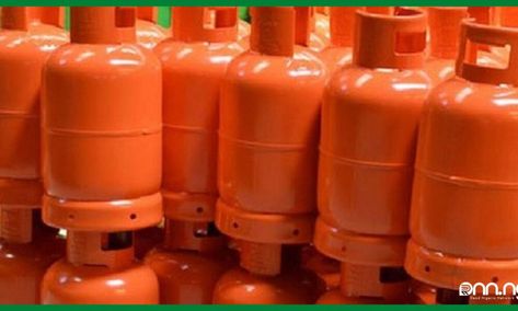 Data shows that on a year-on-year basis, refilling a 5kg cylinder rose by 70.62% from N2,627.94 in October 2021 while refilling a 12.5kg... This article - Nigerians are paying higher for cooking gas cylinder refills – NBS - was written by Philip Williams on Read Nigeria Network Gas Lpg, Gas Company, Filling Station, Gas Prices, Federal Government, Fire Service, New Price, Kerosene, Oil And Gas