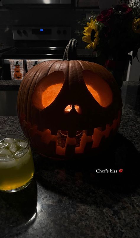 Pumpkin Night Aesthetic, Nostalgic Pumpkin Carving, Pumpkin Spice Meme Funny, Pumpkin Memes Funny, Spooktober Memes, Travel Aesthetic, Photo Dump, Pumpkin Carving, Chef