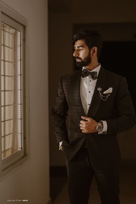 Men Royal Tuxedo Most Trendy Fashioned of Men Fashion Outfits https://youtu.be/gahLGI2wrpg Fashion Outfits Europe, Royal Tuxedo, Groom Photoshoot Ideas, Men Fashion Outfits, Engagement Portraits Poses, Bride Groom Photoshoot, Outfits Europe, Bride Groom Poses, Groom Posing