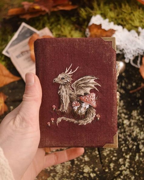 Unique Hobbies, Pola Sulam, Hand Embroidery Projects, Cute Embroidery, Hand Embroidery Art, Handmade Books, Embroidery Craft, A Dragon, Embroidery Inspiration