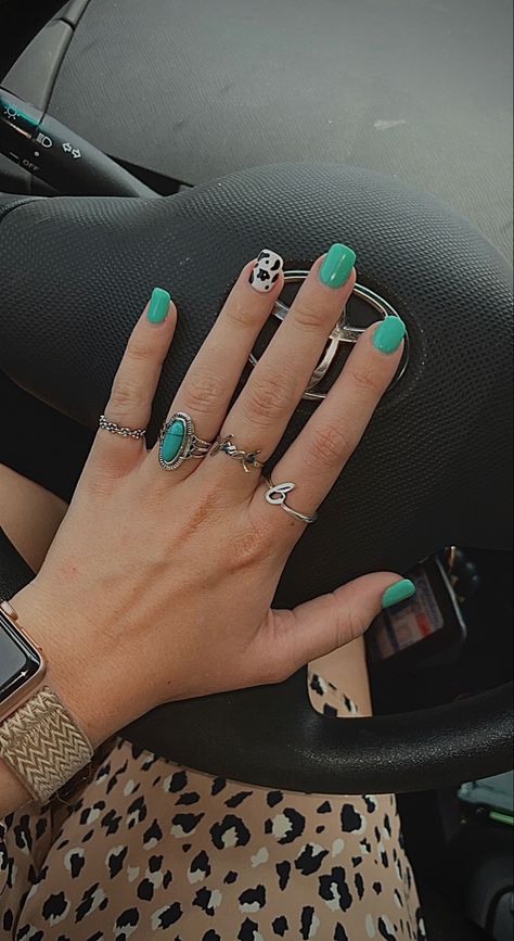 Country Nail Ideas Short, Turquoise Nails With Cow Print, Gel Nails Ideas Short Western, Turquoise Nails Western Cow Print, Turqoise Nails Western, Turquoise Western Nails Designs, Western Mail Designs, Turquoise Country Nails, Cute Western Nails Short