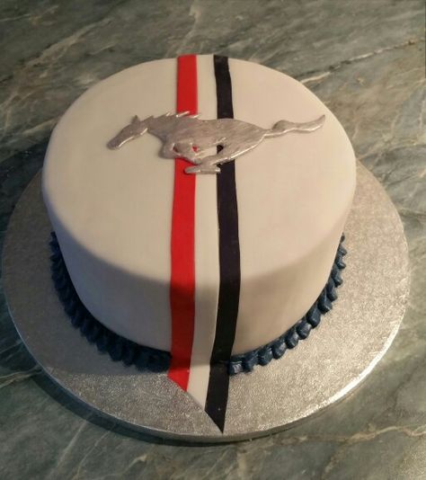 Ford Mustang Torte Mustang Cakes For Men, Birthday Cake For Brother, Mustang Cake, Mustang Logo, Cars Birthday Cake, Cars Cake, Auto Design, Adult Birthday Cakes, Creative Birthday Cakes