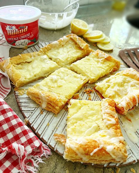 Puff Pastry Cottage Cheese, Cottage Cheese Pastry, Chicken Puff, Breakfast Danish, Cottage Cheese Breakfast, Cheese Danish Recipe, Puff Pastry Filling, Cheese Puff Pastry, Cheese Pastry