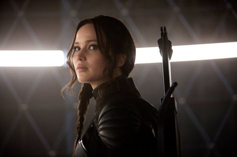 katniss propo Jeniffer Lawrance, Hunger Games Wallpaper, Teen Series, Hunger Games Katniss, Ruth Wilson, Hunger Games Movies, Mockingjay Part 2, Hunger Games Mockingjay, Katniss And Peeta