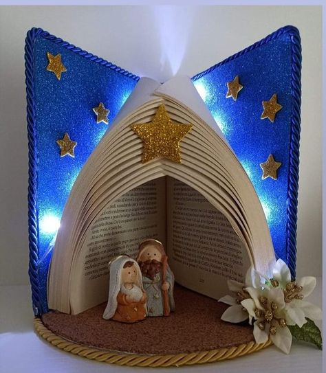 Wood Christmas Decorations Outdoor, Wood Christmas Crafts, Christmas Nativity Scene Diy, Upcycled Books Crafts, Nativity Scene Diy, Wood Christmas Decorations, Old Book Crafts, Christmas Decorations Centerpiece, Paper Christmas Decorations