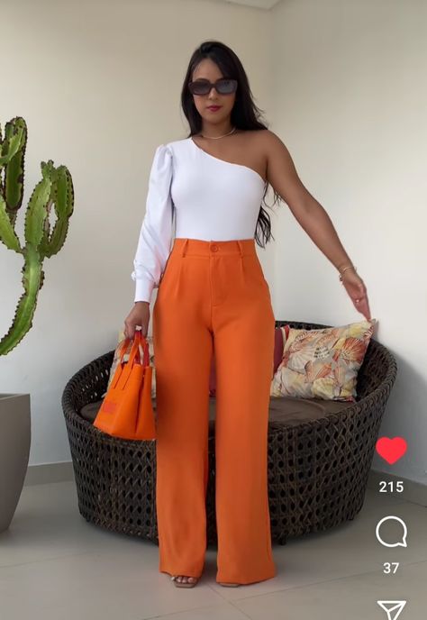 Orange Office Outfit, Orange Business Outfit, Orange Slacks Outfit, Orange Wide Leg Pants Outfit, Orange Pants Outfit Work, Pantalon Naranja Outfits, Outfit Pantalon Rojo, Orange Pants Outfit, Slacks Outfit