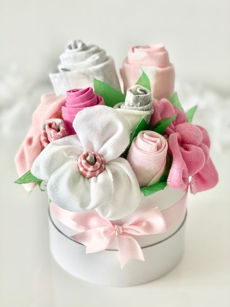 Baby Shower Sock Bouquet, Sock Bouquet, Baby Shower Hamper, Baby Bouquet, Hamper Ideas, Bouquet Box, Baby Shower Crafts, Baby Hamper, Shower Themes