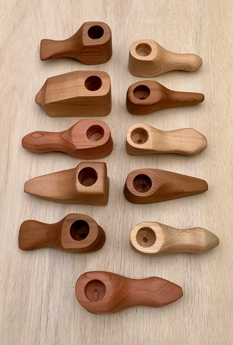 Wood Yard Art, Clay Pipes, Handmade Pipe, Wooden Pipe, Wood Pipe, Pipes And Cigars, Wood Shop Projects, Wood Carving Designs, Wood Carving Patterns