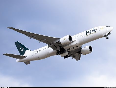 Photo of AP-BGZ - Boeing 777-240LR - Pakistan International Airlines (PIA) Pakistan International Airlines, 10 November, International Airlines, General Dynamics, Boeing 747 200, Boeing 777, Deck Photos, Airport City, World Record