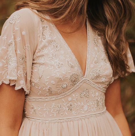 The detail on our Fresna Dress is 👌🏾 (tap to shop | 📷: @jessymk @rianyhaffey) #BHLDNBridesmaids Embroidered Flower Dress, Sustainable Wedding Dress, Haley Lu Richardson, Strapless Lace Wedding Dress, Bhldn Wedding Dress, Bhldn Dresses, Bhldn Dress, Emerald Dresses, Off Shoulder Gown