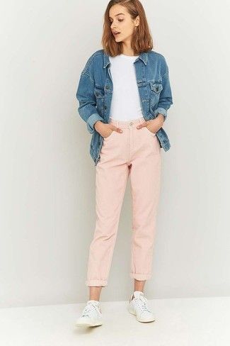 Classy Trousers, Season Outfits, Look Rose, Pink Jeans, Pink Pants, Mode Vintage, Looks Style, Mode Inspiration, Outfits Casuales