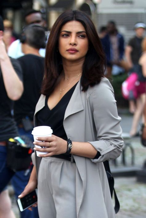 Pin for Later: Priyanka Chopra Swings Into Action on the Set of Quantico Season 2 Quantico Priyanka Chopra Outfit, Alex Parrish, Wallpaper Of Priyanka Chopra, Priyanka Chopra Hair, Quantico Priyanka Chopra, Priyanka Chopra Kashi Bai Look, Priyanka Chopra In Aitraaz, Elizabeth Bennet, Desi Girl