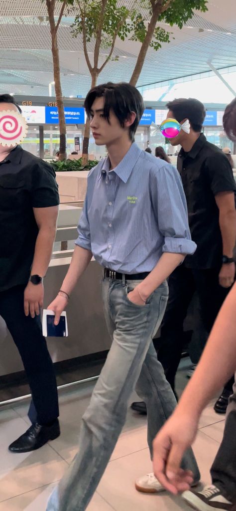 Sunghoon Casual Outfits, Enhypen Street Style, Enhypen Airport Outfits, Sunghoon Style Outfit, Enhypen Height, Sunghoon Outfit Ideas, Sunghoon Fashion, Sunghoon Style, Sunghoon Outfit