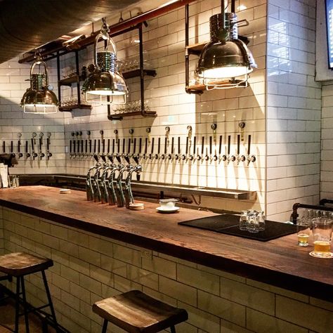 Read here all about this new food hall and beer garden in Downtown Houston. Tap Room Design, Taproom Design, Beer Bar Design, Brewery Interior, Antique Hotel, Brewery Decor, Brewery Bar, Brewery Design, Pub Interior