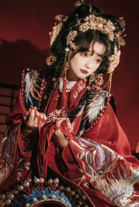 Hanfu Design, Female Hanfu, Hanfu Aesthetic, Shoot Moodboard, Japanese Traditional Clothing, Chinese Clothes, Chinese Princess, China Clothes, Regular People