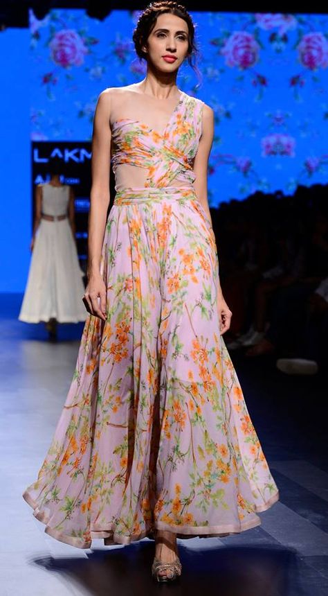 Anushree Reddy #lfw #5daysoffashion #ss17 #ppus #happyshopping #comingsoon #fashionweek Dresses Anarkali, Lakme Fashion Week 2016, Vani Vats, Punit Balana, Seema Gujral, Anushree Reddy, Anamika Khanna, Designer Lehengas, Drape Gowns