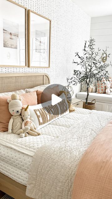 Lindsey D. on Instagram: "Emerson’s bed and nightstands are currently on sale for 20% off!  I purchased them during a sale a couple years back and could not be happier.  The quality is incredible and the style feels classic yet fresh.  Simply comment “SALE INFO” and I’ll send over details for the whole space…including the rug and pillow. 🤍" Beddys Bedding Girl Rooms, Kids Bedding Ideas, Girls Bedding Ideas, Toddler Bedding Girl, Toddler Girl Bedding, Bed And Nightstands, Zip Up Bedding, Beddys Bedding, Toddler Bed Girl