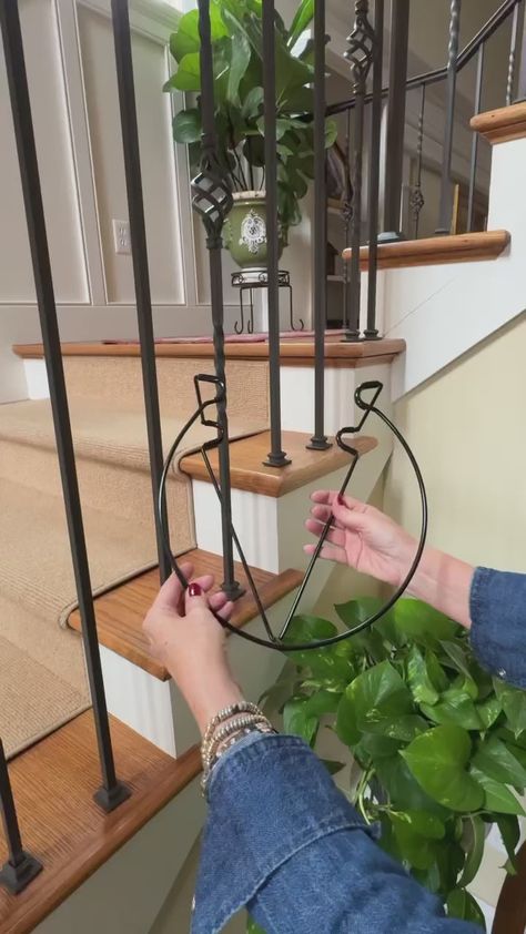 Floating Vertical Gardens with Tool-Free Railing Planters – Plant Traps Garden Railings, Plant Clips, Railing Planters, Floating Garden, نباتات منزلية, Plant Decor Indoor, House Plants Decor, Design Layout, Hanging Plants