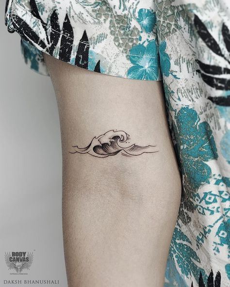 Wave Traditional Tattoo, Small Ocean Wave Tattoo, Wave Tattoo On Foot, Delicate Wave Tattoo, Ocean Wave And Moon Tattoo, Minimalist Ocean Tattoo, Minimalist Tattoo Sea Wave, Ocean Tattoos Men, Ocean Wave Tattoo