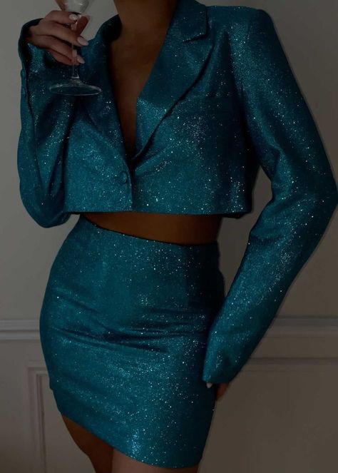 blue sparkly cropped blazer, shimmer clothes, blue top, blue sparkly top, blue sparkly skirt, blue set, matching set, matching sparkly set Soiree Outfit, Blazer Outfit, Women's Blazers, Cropped Blazer, Womens Blazers, Blazer Outfits, Fashion Classy, Flared Sleeves, World Of Fashion