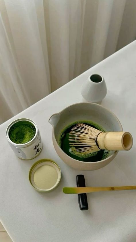 Matcha Making kit Green Palette Aesthetic, Matcha Drink Aesthetic, Matcha Station, Matcha Green Aesthetic, Palette Aesthetic, Matcha Girl, Morning Matcha, Matcha Cafe, Matcha Lover