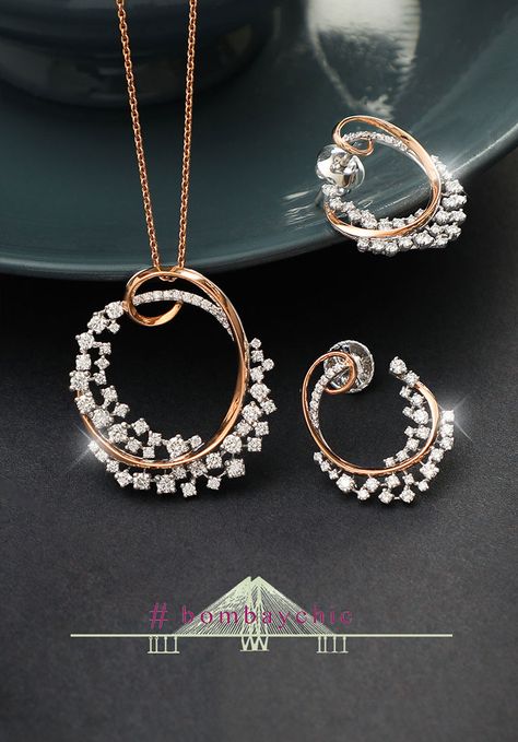 Manubhai Jewellers | Gold & Diamond Jewellers in Borivali, Mumbai Round Pendent Designs Gold, Gold Pandal Set Design, Diamond Pendent Design, Real Diamond Pendant Set, Gold Diamond Necklace Set, Borivali Mumbai, Diamond Jewellery Set, Real Diamond Pendant, Manubhai Jewellers