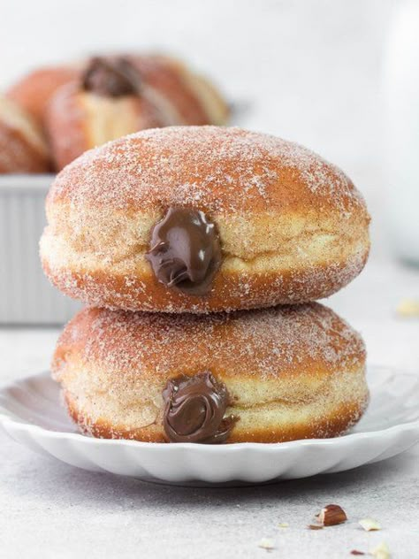 Nutella Donuts Recipes, Aesthetic Desserts Photography, Nutella Doughnut, Donut Pics, Donut Photoshoot, Donuts Photography, Donut Photography, Doughnuts Photography, Cookie Photography