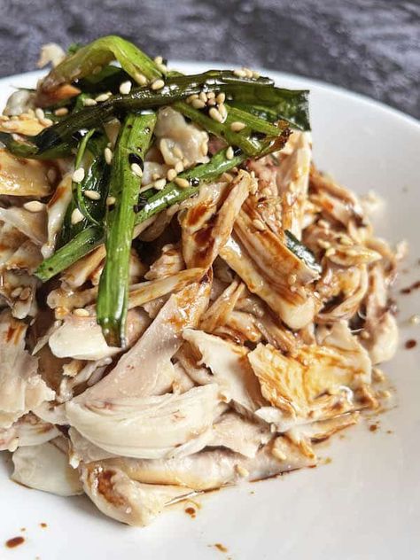 Scallion Sauce, Shredded Chicken Recipe, Chicken Asian, Asian Dinner, Asian Dinners, Shredded Chicken Recipes, Boiled Chicken, Easy Asian, Perfect Dinner