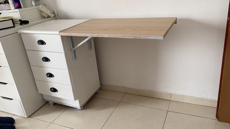 Diy Table Foldable, Foldable Study Table With Storage, Diy Foldable Desk, Diy Foldable Table, Desks Ideas, Craft Tables With Storage, Office Diy, Study Table Designs, Sewing Machine Table