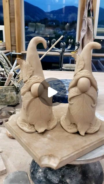 Ceramic Gnomes Ideas, Gnomes Pottery, Gnomes Clay, Pottery Gnomes, Slab Pottery Ideas, Ceramic Gnomes, Fall Gnomes, Pottery Projects, Slab Ceramics