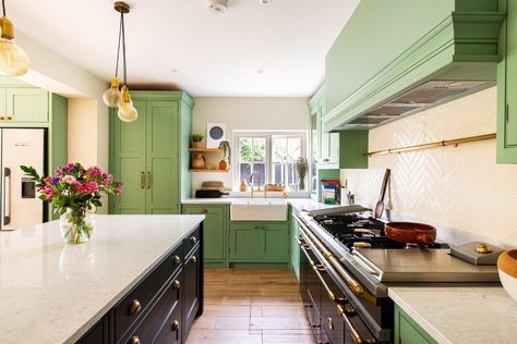 Kitchen Trends:Looking ahead to 2020 — Herringbone Kitchens Farrow And Ball Green, Ge Cafe Appliances, Breakfast Room Green, Statement Kitchen, Natural Stone Backsplash, Herringbone Kitchen, Mews House, Room Green, Green Kitchen Cabinets