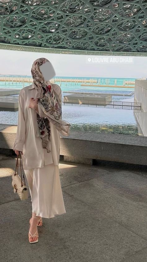 Classy Dress Hijab, Hijabi Classy Outfit, Hijabi Business Outfit, Classy Hijabi Outfits, Hijab Fashion Inspiration Summer, Summer Modest Outfits Muslim, Summer Outfit Hijab, Classy Hijab Outfits, Summer Hijabi Outfits