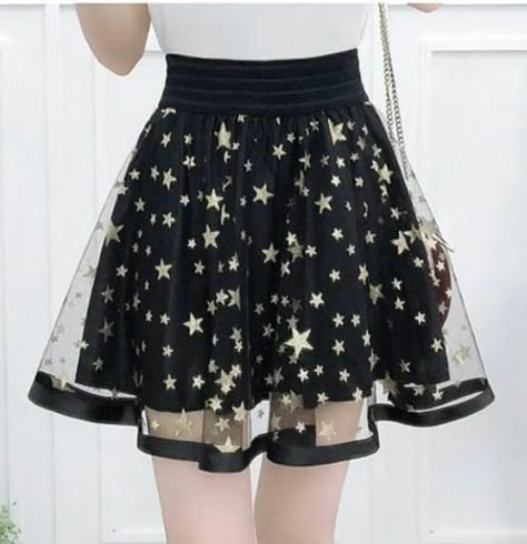 Star Skirt Outfit, Space Aesthetic Outfit, Space Skirt, Áo Blu, Space Fashion, Flower Skirt, Kawaii Clothes, Teen Fashion Outfits, Kawaii Fashion