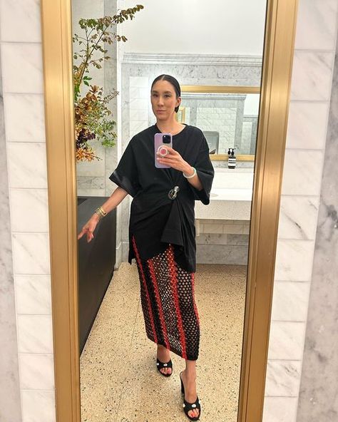 Eva Chen, School Edition, Selfies, No Instagram, Back To School, Mirror Selfie, Style Inspiration, Mirror, On Instagram