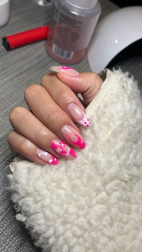 Preppy Smiley Face Nails, Nail Ideas Builder Gel, Checkered Smiley Nails, Summer Builder Gel Nails, Pink Biab Nail Designs, Smiley Face Acrylic Nails, Pink Smiley Face Nails, Pink Dot Nails, Pink Checkered Nails