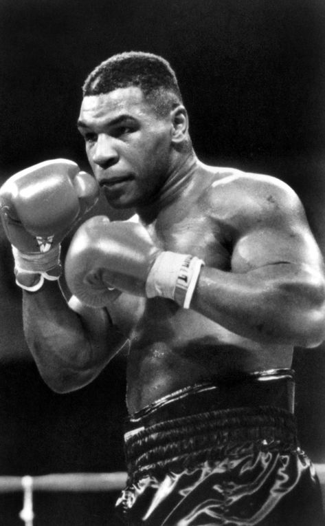 Mike Tyson Wallpaper Iphone, Mike Tyson Wallpaper, Tyson Wallpaper, Desktop Wallpaper Black, Mike Tyson Boxing, Creed Movie, Cool Desktop Wallpapers, Wallpaper Black And White, Jonas Brother