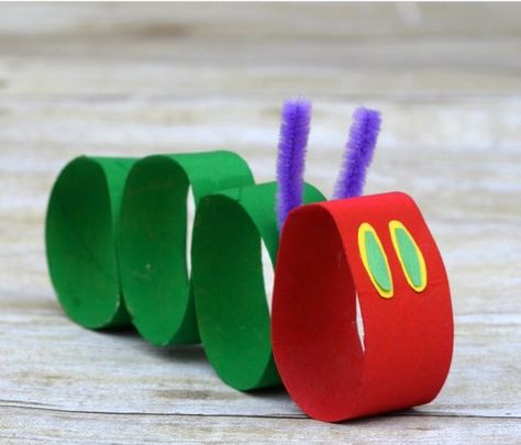 Hungry caterpillar Hungry Caterpillar Craft, The Hungry Caterpillar, Craft Spring, Playdough To Plato, Craft For Toddlers, Caterpillar Craft, Sunflower Crafts, Spring Kids, Toilet Paper Roll Crafts