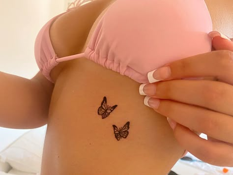 Tattoo Detailed, Simple Tattoo Ideas, Dainty Butterfly, Hilarious Tweets, Line Tattoo, Best Tattoo Designs, Gen Z, Best Tattoo, Butterfly Tattoo